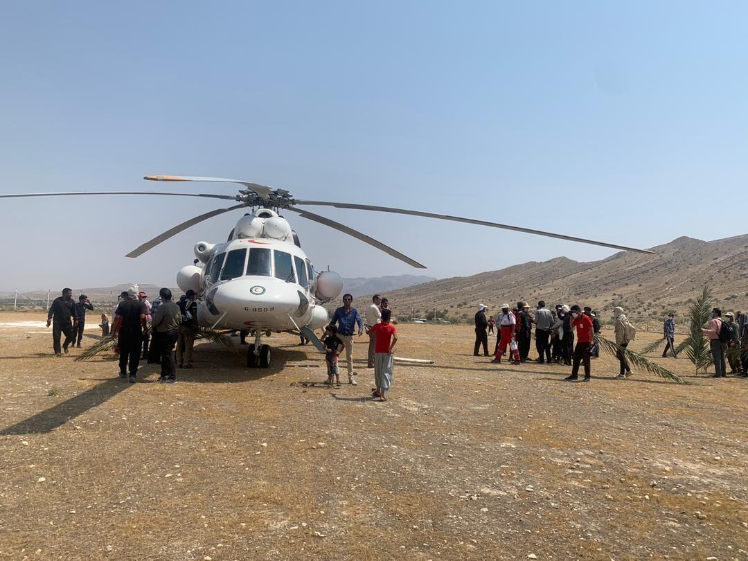 خبرنگاران اعزام بالگرد برای کمک به مهار آتش در ارتفاعات شیراز