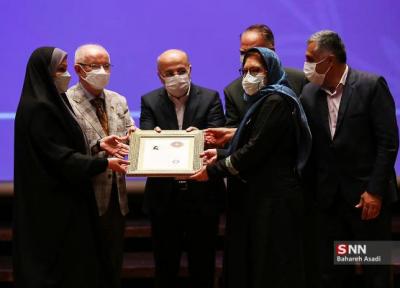 اعطای نشان درجه یک هنری، برای اولین بار در حوزه طراحی پارچه و لباس