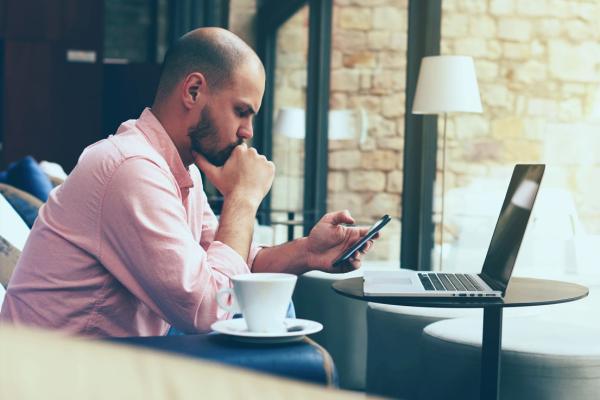 چگونه در طول سفر به اینترنت متصل باشیم؟